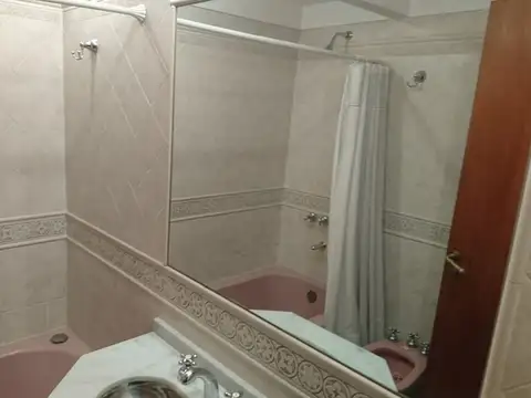 Casa en Venta con 5 cocheras