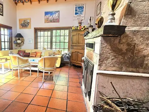 VENTA 6HA, 5 CASAS, 2 PILETAS, BUENA RENTA ANUAL