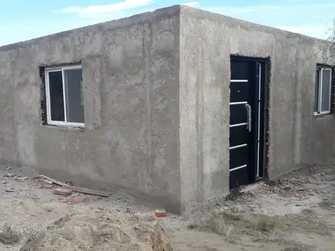 Casa en construcción, terreno 1250m2 - Cortaderas