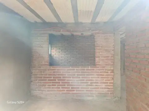 Casa en construcción, terreno 1250m2 - Cortaderas