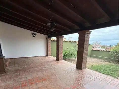 Casa en Alquiler de 3 dormitorios