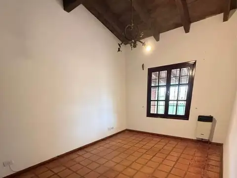 Casa en Alquiler en Barrio Tres Cerritos, $ 1.400.000
