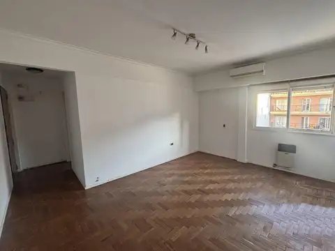 Ricardo Gutiérrez al 1400, E/ Av. Maipú y Córdoba