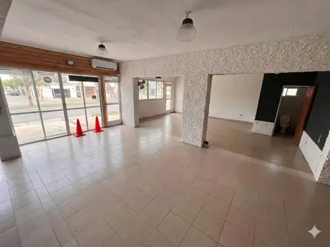 Local en Alquiler en Roldan, $ 900.000