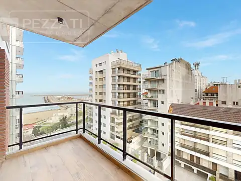 Departamento en venta. Playa Grande, a una cuadra del mar. 3 dormitorios. cochera. baulera