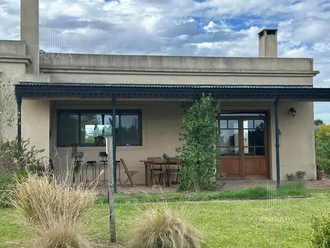 Venta Chacra excelente calidad constructiva Vista abierta al campo