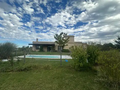 Venta Chacra excelente calidad constructiva Vista abierta al campo