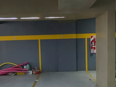 COCHERA CUBIERTA EXCELENTE UBICACION IDEAL INVERSIÓN