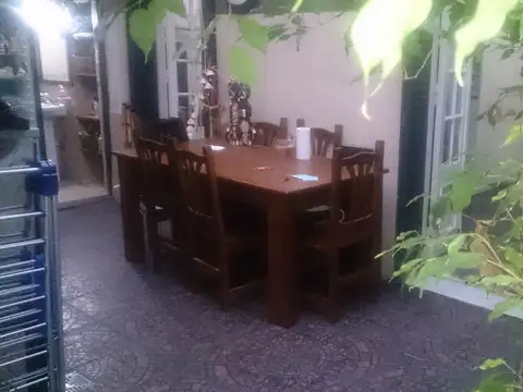 Hermoso PH  Amb.  a la calle Patio, a Metros de Larralde