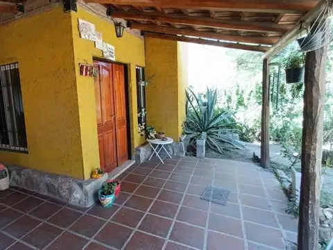 VENDO CASA EN UNQUILLO, 4 HABITACIONES, PILETA, OPORTUNIDAD!