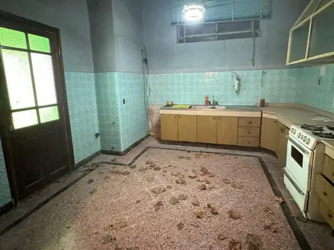 Casa 5 ambientes con 1 baño