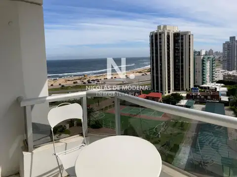 Frente a Playa Brava departamento de 1 dormitorio en venta