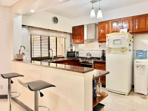 Casa 5 ambientes con 2 baños