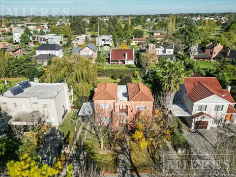 Muy linda casa en venta en Campo Grande, Alborada 100