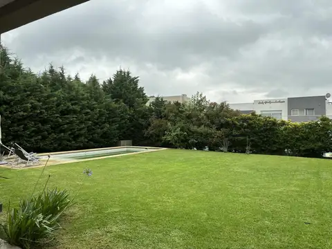 Casa en Alquiler en La Lomada De Pilar, USD 2.800