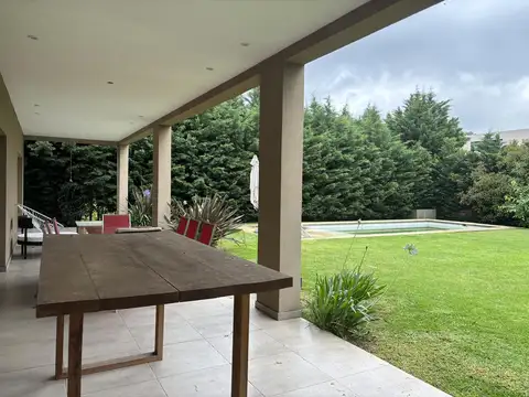 Casa en Alquiler de 3 dormitorios