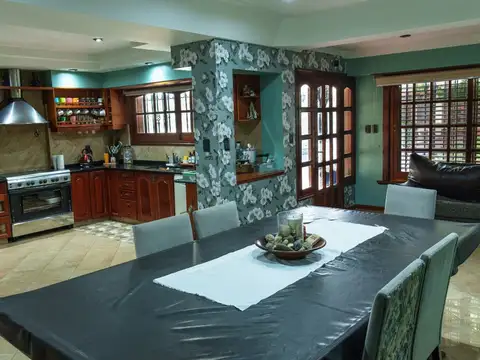VENTA CASA TAPIALES 6 AMB PILETA QUINCHO PERMUTA