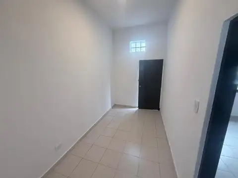 Depto Tipo Casa en Alquiler en Villa Lynch, $ 600.000