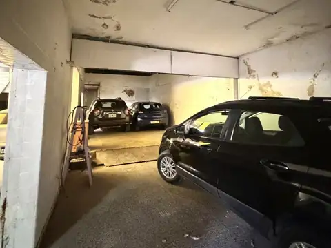 Casa en Venta con 4 cocheras
