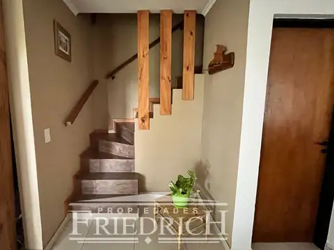 Casa 5 ambientes con 3 baños