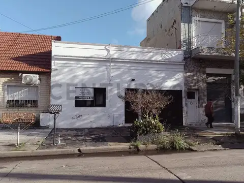 CASA 3 AMBIENTES | 215 m² DE JARDÍN | COCHERA + TERRAZA | FINANCIACIÓN | ZONA ES