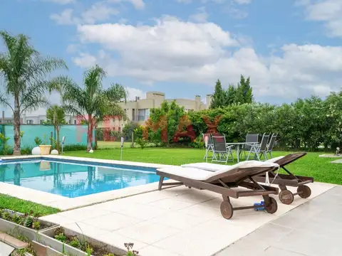 CASA VENTA 5 AMB EN TERRALAGOS CANNING CON PILETA