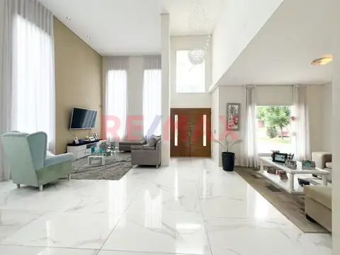 Casa en Venta al Este