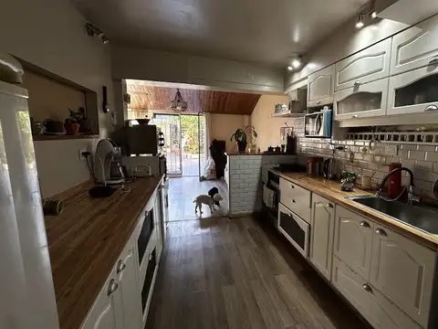 Casa 5 ambientes con 2 baños