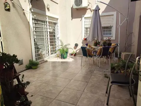 Depto Tipo Casa en Venta con 1 cocheras