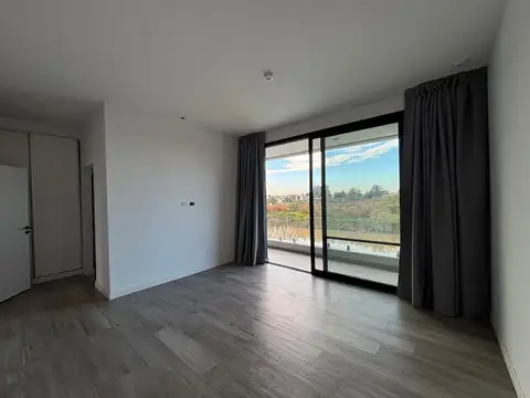 Casa 5 ambientes con 4 baños