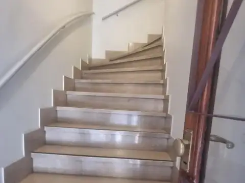 Depto Tipo Casa en Venta de 9 ambientes
