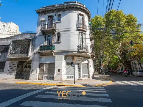 Muy buen Local en ochava reciclado a nuevo