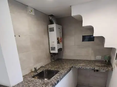 Depto Tipo Casa en Alquiler de 2 dormitorios