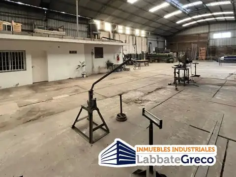 Galpon en Venta 10  mts Frente