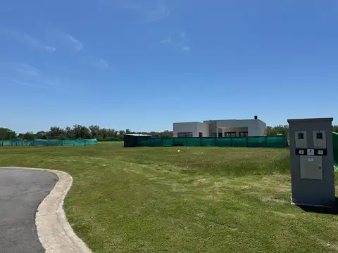 Au. Ezeiza- Cañuelas Colectora Km 40  Barrio privado Aluen