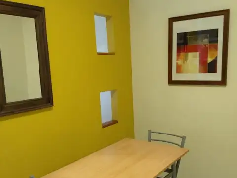 Monoambiente dividido muy luminoso en Suipacha y Paraguay