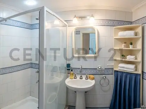 Casa en Venta con 4 cocheras