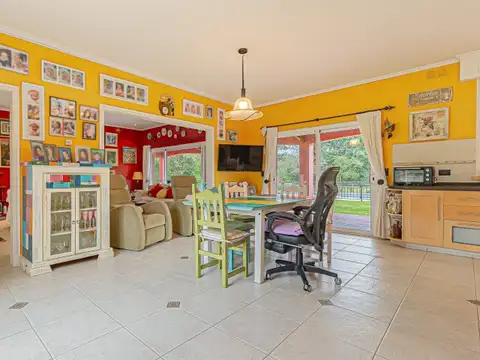 Casa en Venta con 2 cocheras