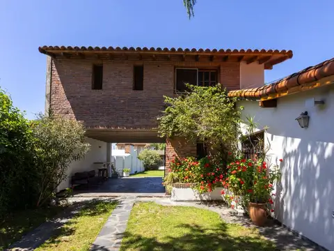 Casa 5 ambientes con 1 baño