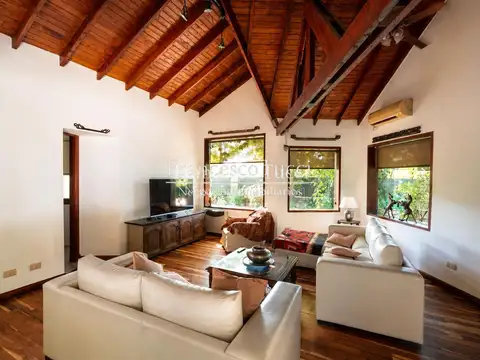 Casa en Alquiler Temporal con 6 cocheras