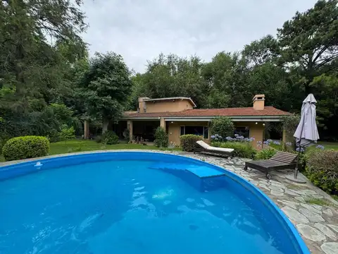 Casa en Venta con 5 cocheras