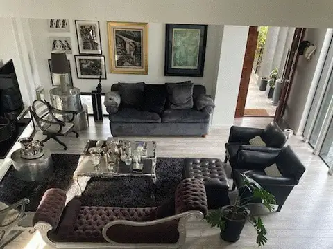 MODERNA Y LUMINOSA CASA EN BARRIO LAS ACACIAS DE HUDSON