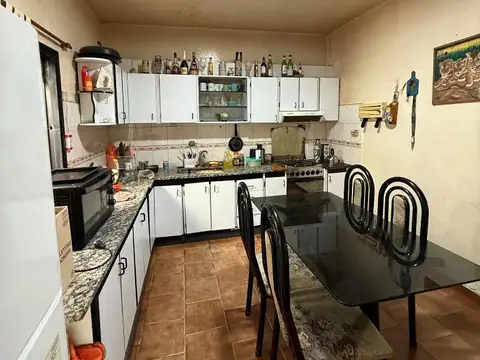 Casa 3 ambientes con 2 baños