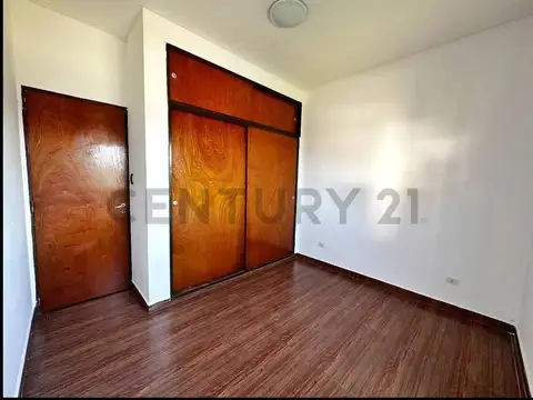 Departamento en Venta en Los Hornos, USD 55.000