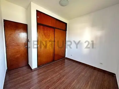 Departamento en Venta en Los Hornos, USD 50.000
