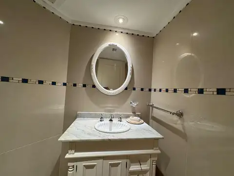 Casa en Venta con 6 cocheras