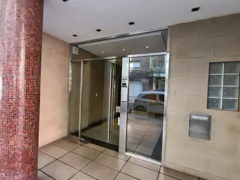 VENTA DEPTO 3 AMBIENTES CON BALCON COCHERA AP/PROF