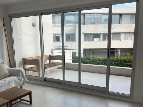 Av. Bulevard Del Mirador 200, Piso 1