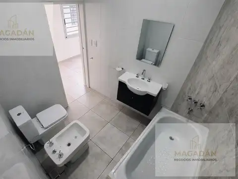 Departamento en Alquiler en Villa Luzuriaga, $ 450.000