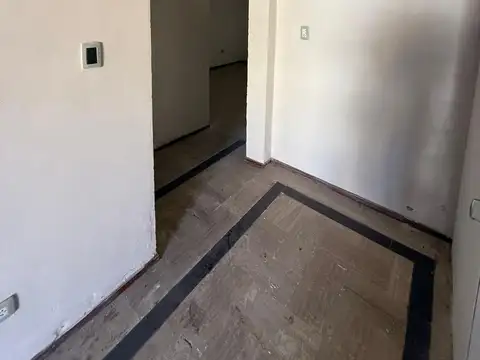Casa 6 ambientes con 1 baño